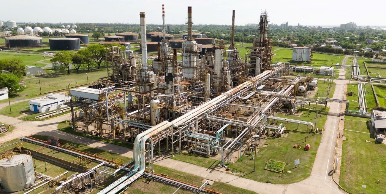 Refinería San Lorenzo: buscan convertirla en una planta productora de biocombustible para aviones